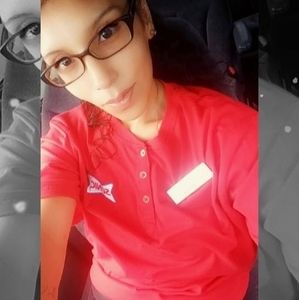 Meet your Posher, Clarissa